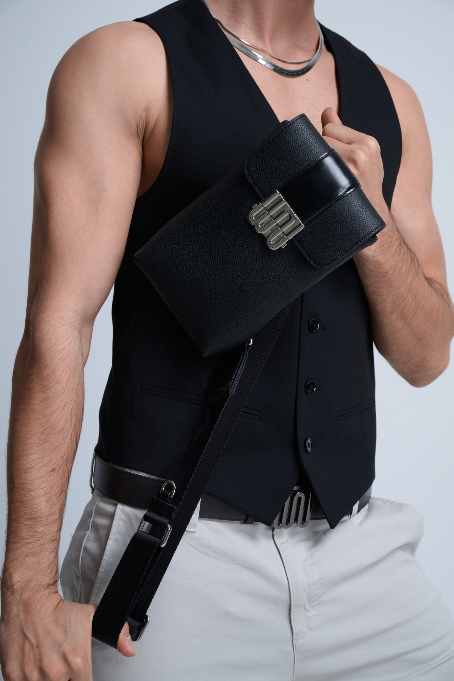 Peridot Noir bag in black small-grain leather