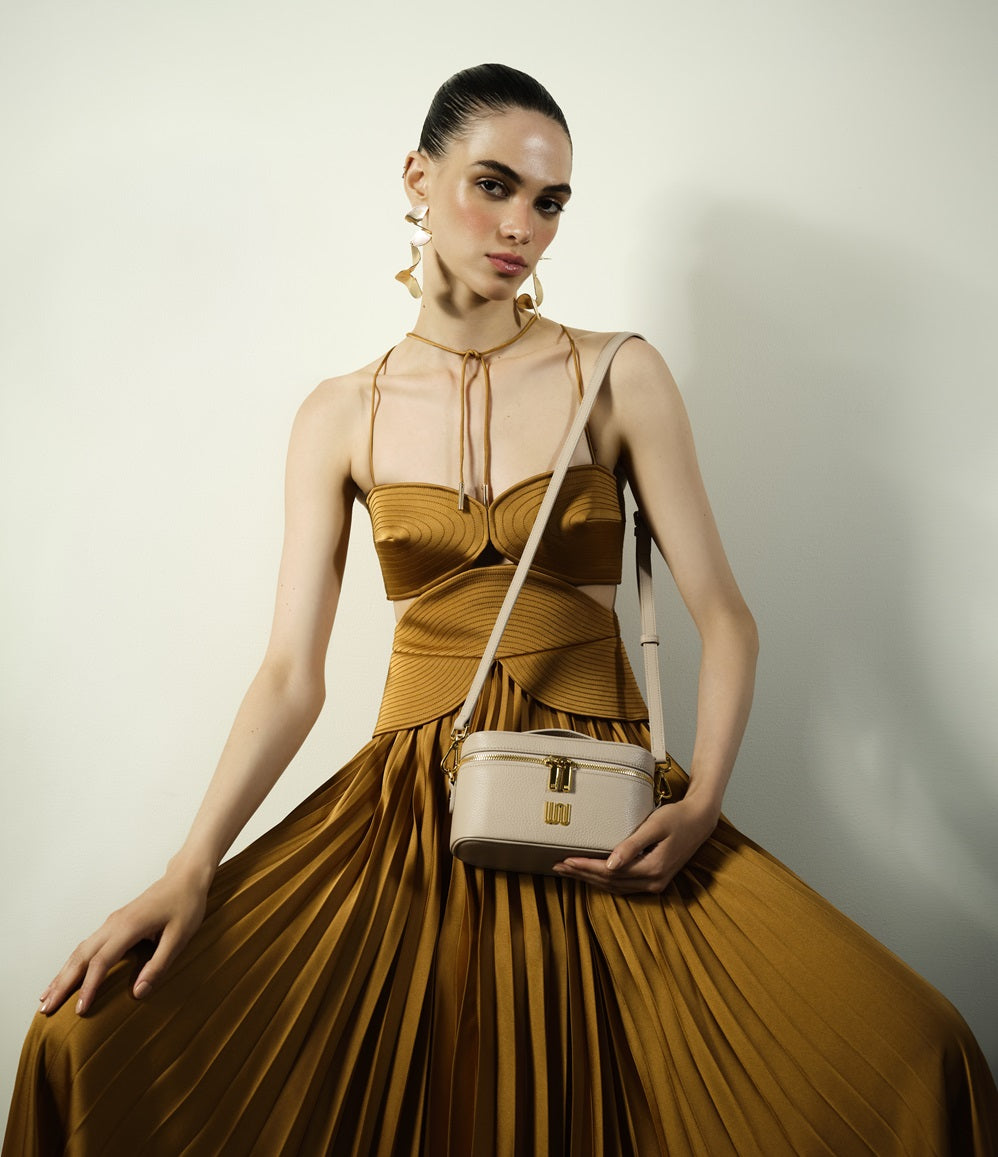 Quartz Taupe vanity bag in soft taupe with pebbled leather texture