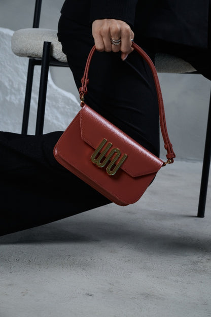 Garnet Ruby Rouge shoulder bag in deep ruby-red leather