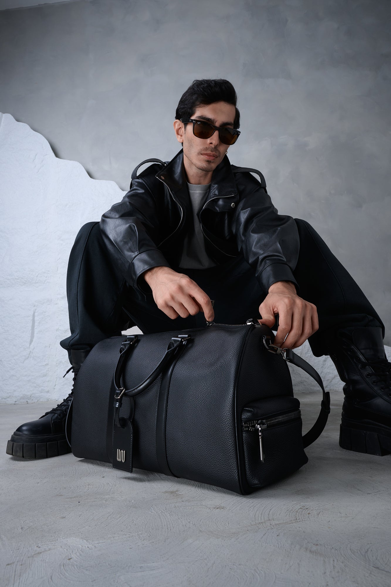 Hematite Noir bag in large-grain Togo leather