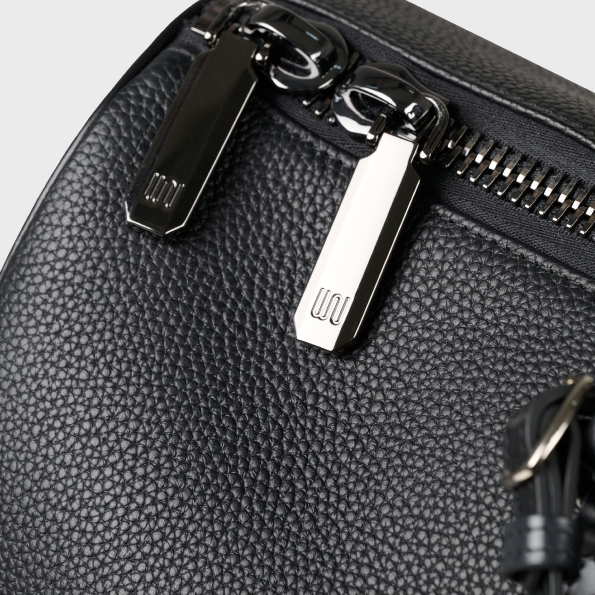 Hematite Noir bag in large-grain Togo leather