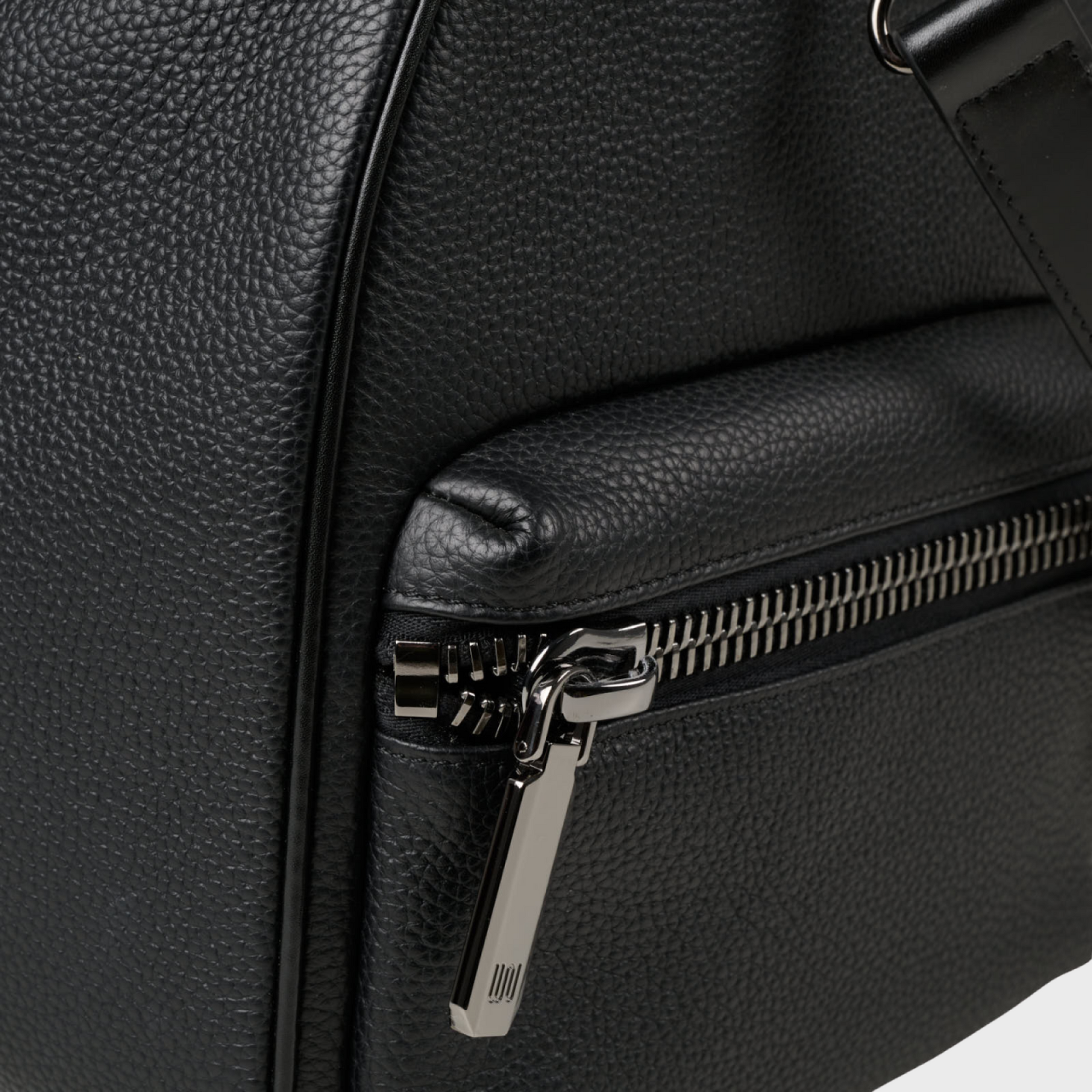 Hematite Noir bag in large-grain Togo leather