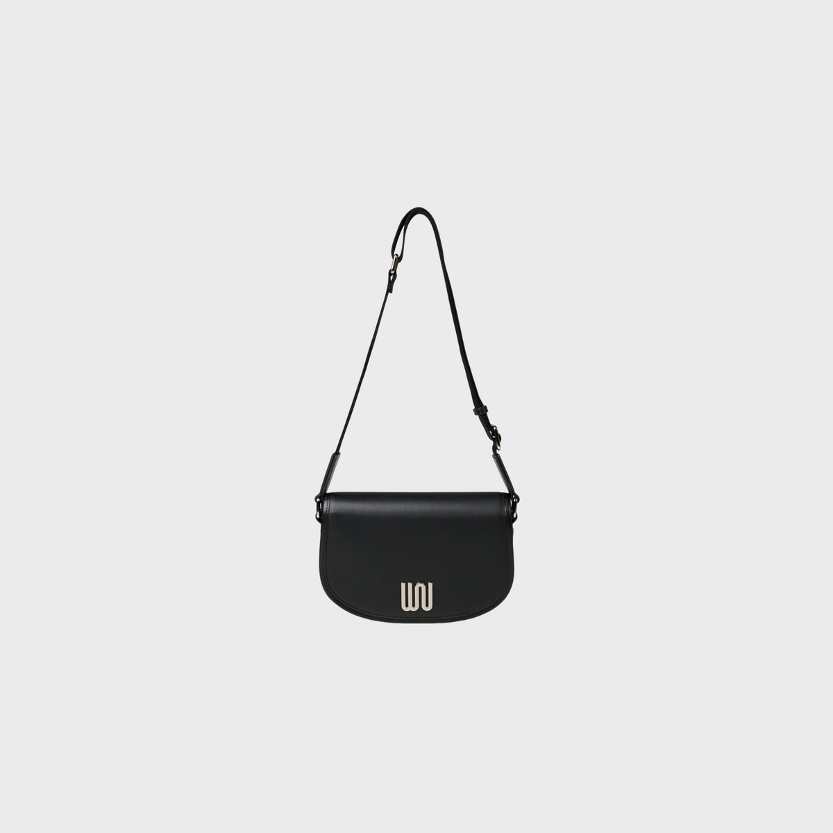 Larimar Noir bag in black leather with silver hardware