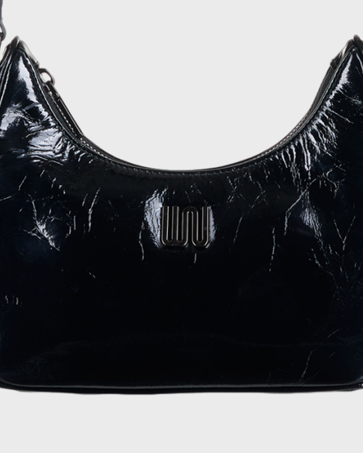 Onyx Noir tonal black WN logo close-up
