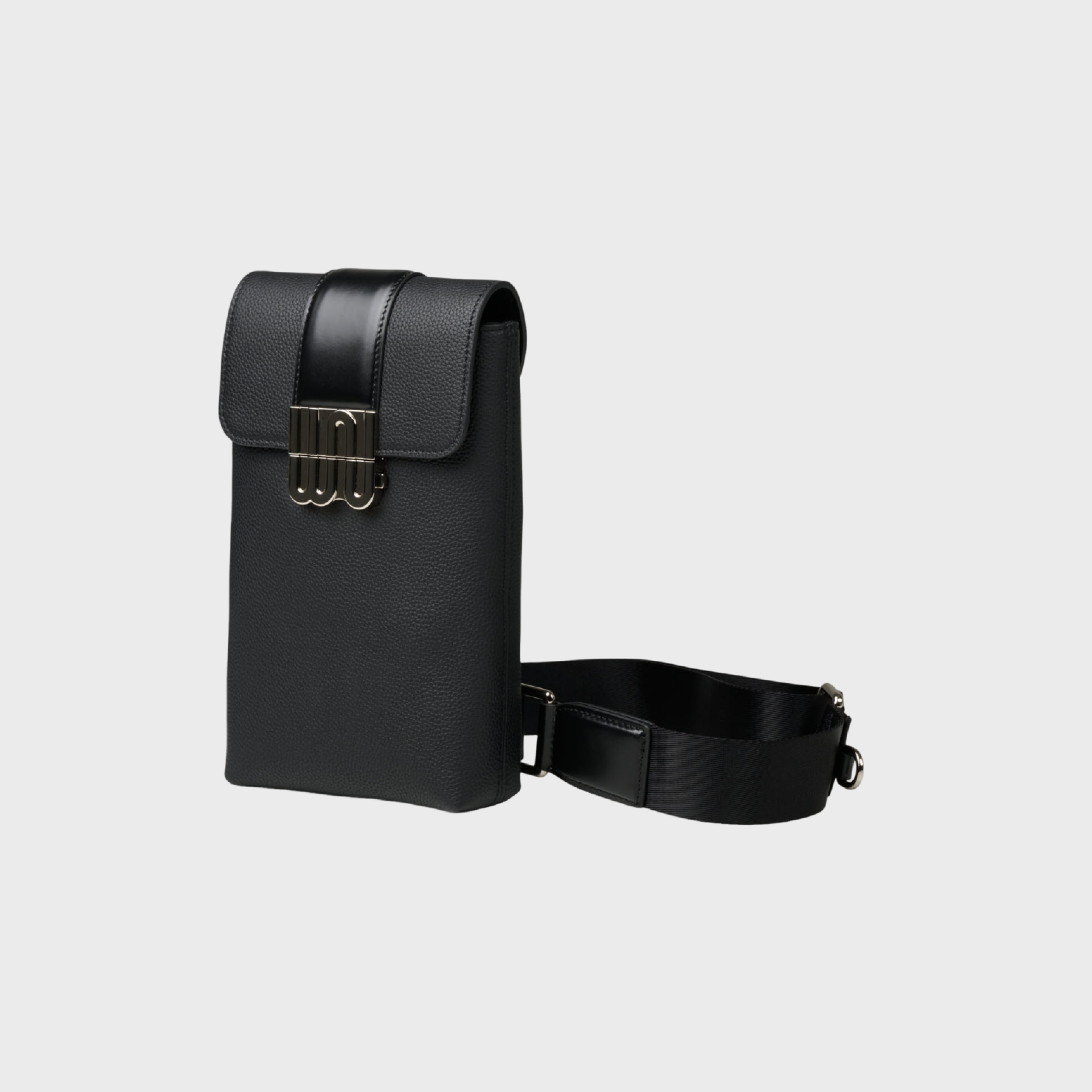 Peridot Noir bag in black small-grain leather