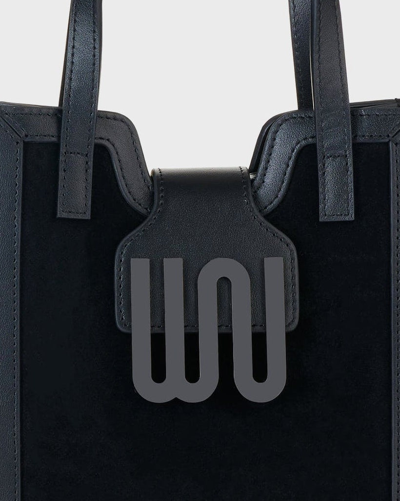 Azurite Noir tonal WN logo close-up